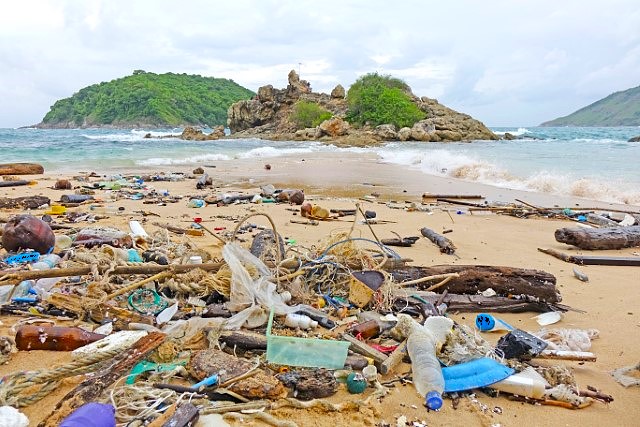 深刻化する海洋プラスチック問題の現状（イメージ）