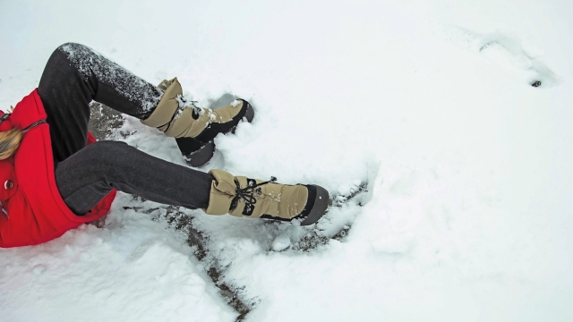 雪による転倒イメージ