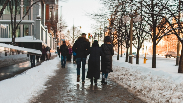 ちょっとした雪や凍結の路面